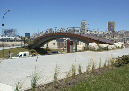 Puente Peatonal A. Illia. 2005