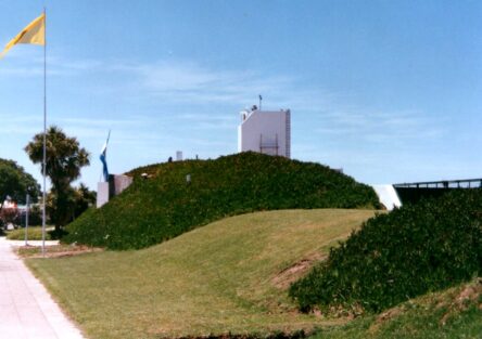 1° Etapa Renovación y revalorización ambiental y física del complejo Punta Mogotes.2000