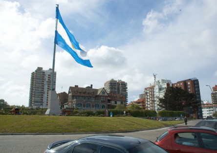 Rotonda Mastil. 2005